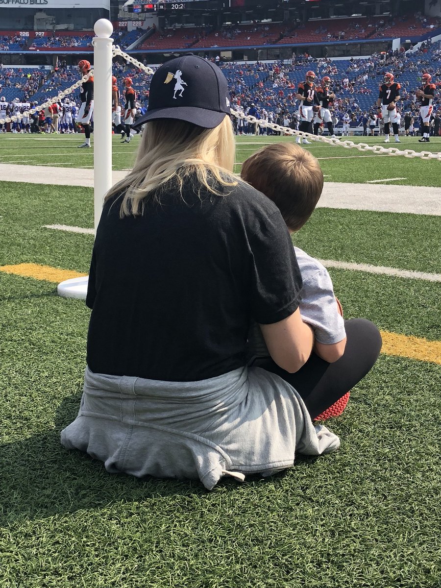 ajdfoundation's tweet photo. Now it’s time to sit back, relax and cheer on our QB @andydalton14! #AJDF #ThanksBuffalo https://t.co/yPaET8CLwD