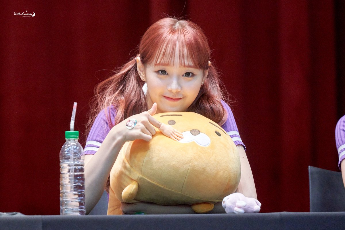 With_Lunaris's tweet photo. 180825 My Precious, My 🎁
목동 팬사인희 Mokdong Fansign
- Chuu 2 -
#이달의소녀 #LOONA #지우 #JIWOO #츄 #CHUU https://t.co/qw9gwYOS1v