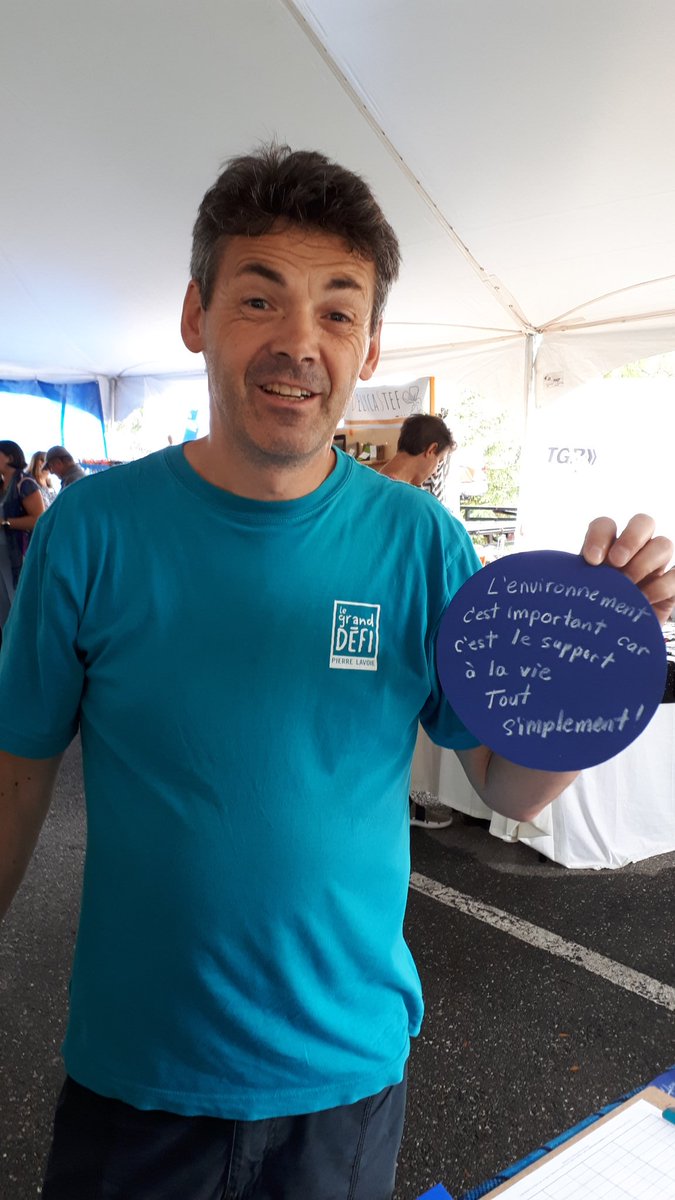 BlueDotMtl's tweet photo. Tous les Canadiens méritent d'avoir le droit à un environnement sain. @JustinTrudeau, @theJagmeetSingh, @ElizabethMay, @AndrewScheer, allez-vous inclure une charte des droits environnementaux à vos plateformes électorales pour protéger vos citoyens et les futures générations ? https://t.co/7aLDHV7kb6