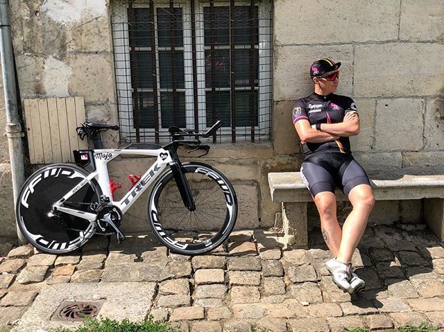 BrettThake's tweet photo. I love my Trek speed concept as much as my Romford cc cycling kit. #cycle #cycling #TT #TimeTrial #tri #triathlon #triathlete #trilife #220gram #regram #triathlon220 #trek #trekbike #speedconcept #trekspeedconcept #romfordcc #fastforwardwheels #ffwd #ff… https://t.co/RoKLof1BnE https://t.co/DEpySuKKx8