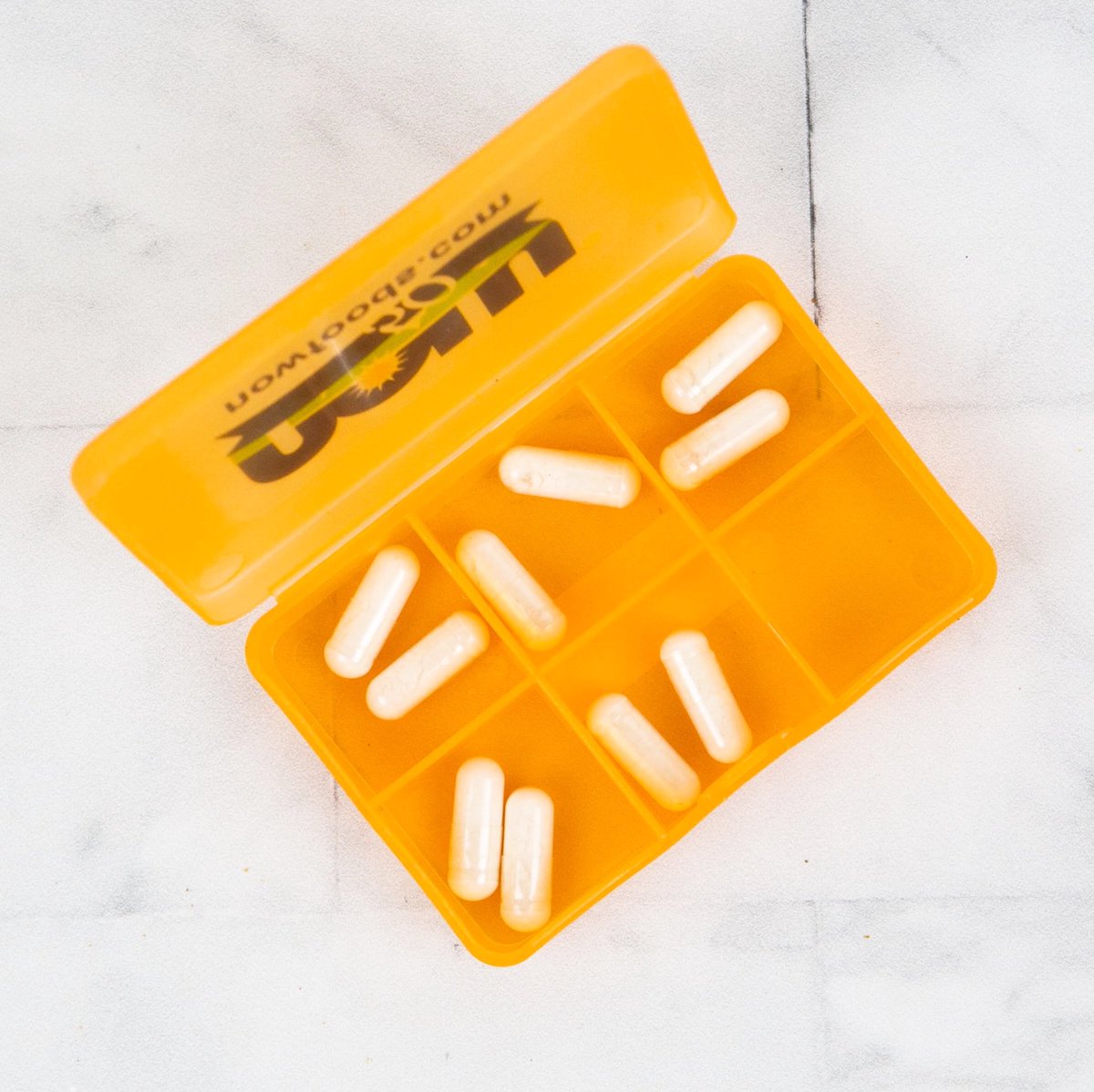 RosehiveBox's tweet photo. The August Travel Kit Tips➰Take your daily vitamin ritual on-the-go with this @nowfoods Vitamin Case! It can be difficult to eat a healthy balanced meal with all the essential vitamins when traveling, don’t forget to take your daily multi-vitamins to supplement your meals!🔸 https://t.co/DTC3KBM8RW