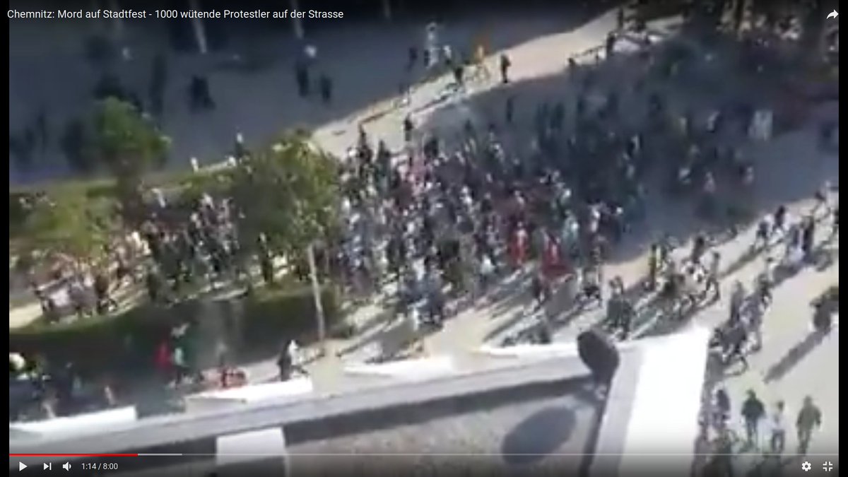 LGcommaI's tweet photo. @facetoface110 @kv171311 Relevant: Angeblich demonstrierten etwa
eintausend Menschen in Chemnitz gegen die Messergewalt:
https://t.co/m7oTpMNQW4 , which is also the source for the picture below (#Messereinwanderung , #Messerpest , #stopstabbing) https://t.co/phdp2BnO67