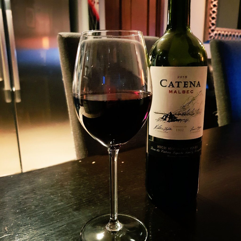 Winter is coming...cosy nights in..enjoying @CatenaMalbec ..Thanks @LesliesWineFood  #malbec #winesofargentina ..very smooth💜🍷