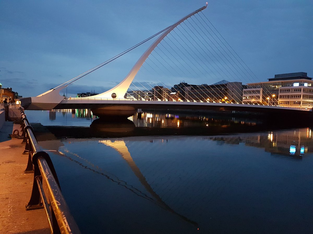 tnrover's tweet photo. Evening on #riverliffey in #Dublin. #travel #Ireland #SamuelBeckettbridge #bridges https://t.co/HGXq89Yh7H