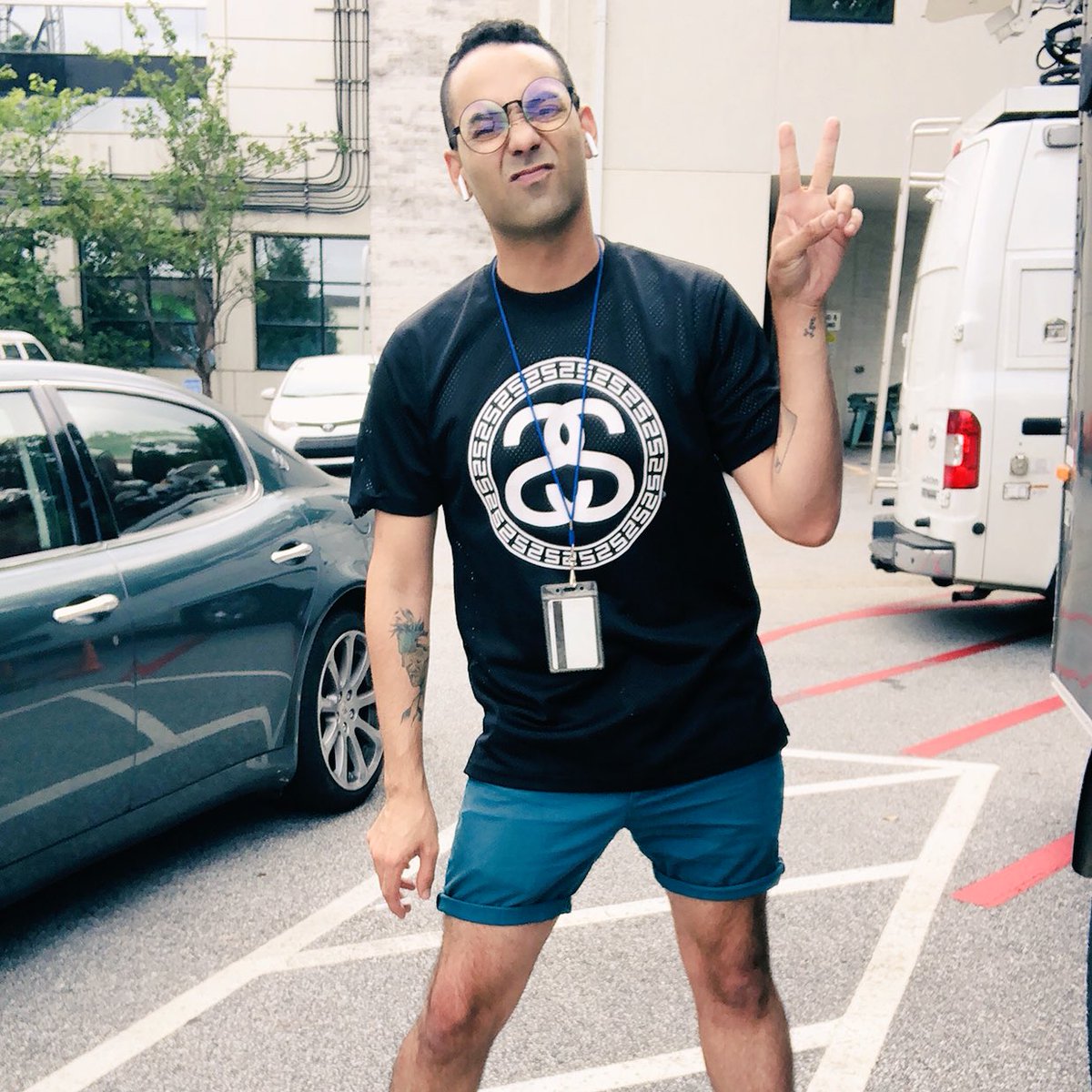 NotTristanT's tweet image. #yesimqueer &amp;amp; #yesimweird