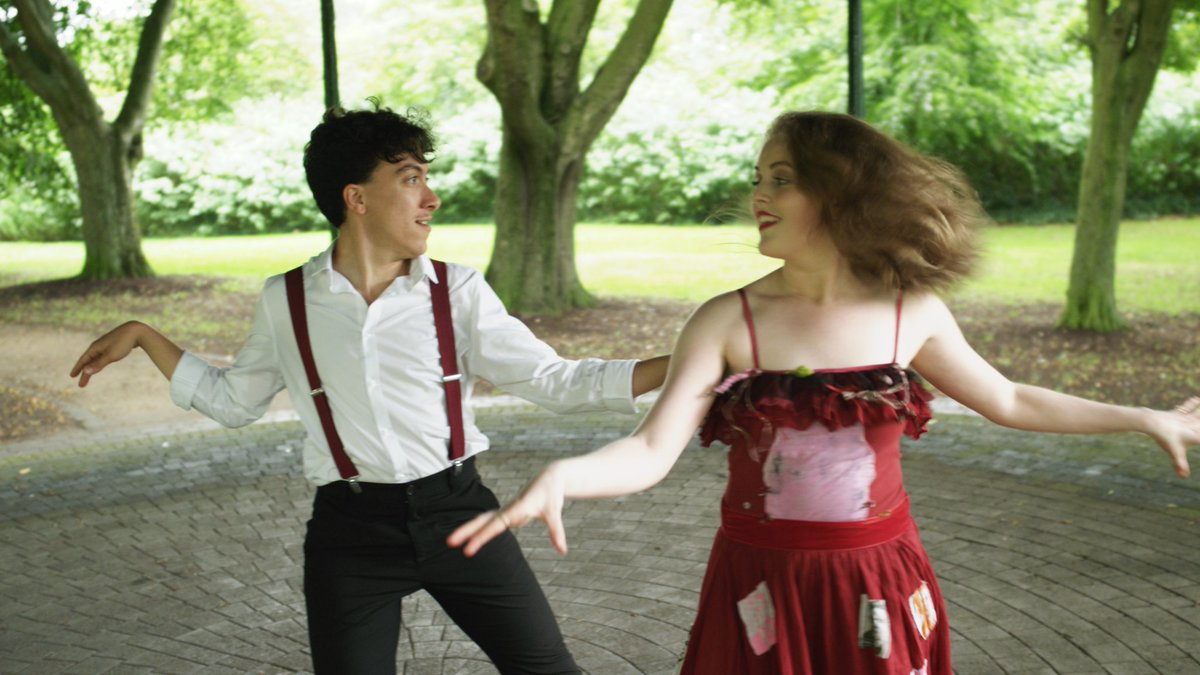 Still haven't seen our music video but fancy learning new moves for when you're out on the town? Then follow the link in our bio for tips from some experts 😋 #newmusic #irishmusic #newsingle #dance #dancing