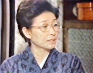 山岡久乃の死因と水前寺清子や和田アキ子との関係 若い頃の画像も