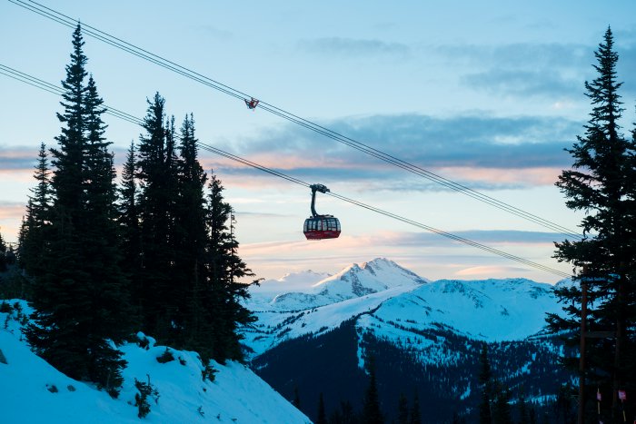 GoWhistler's tweet image. World-class, stunning and epic; Whistler is North America's premier ski destination. Ignite your passion for adventure and book today for the best winter savings. &amp;gt; bit.ly/2w9F6EB

Photo: Mike Crane