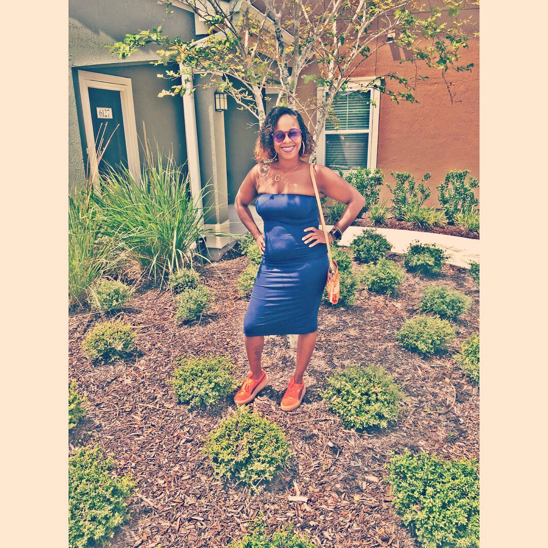 Eff_u_payMe_'s tweet photo. From forever 21 purses to Chloè bags, and y’all God ain’t real..... Tuh💁🏾♀️❤️🙌🏾 #IMadeMyselfABoss
Thanks Shayla Wyche for this dress
#NoASSshotsNeededToGetACheck https://t.co/77uqwavUbn
