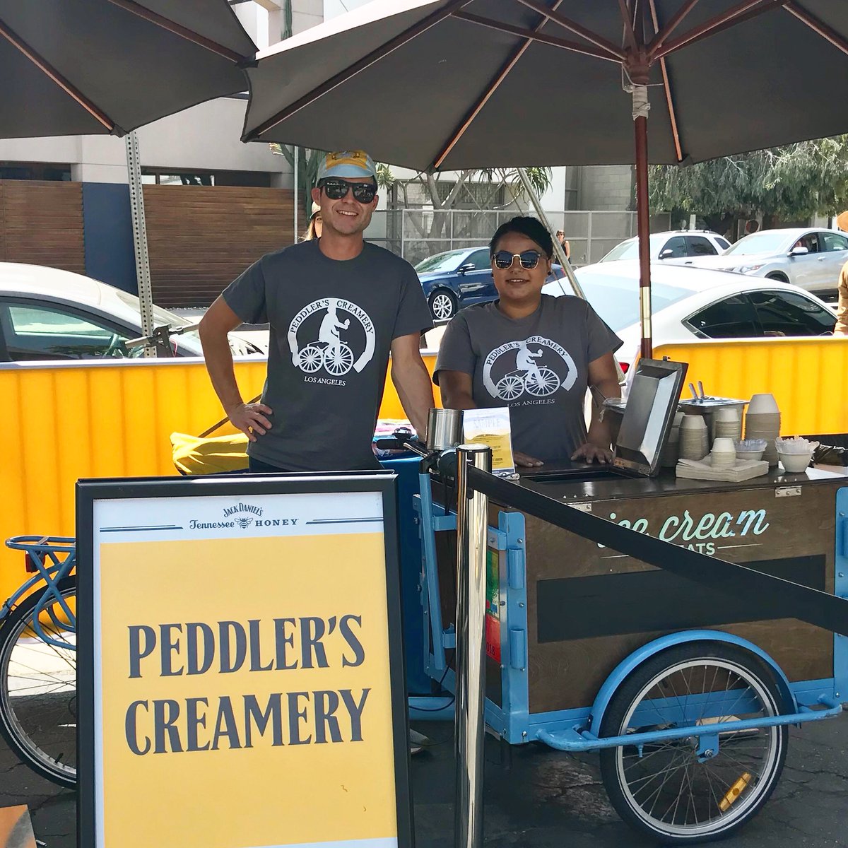 PeddlersIce's tweet photo. Serving up @jackdaniels_us Tennessee Honey infused Lavender Honey Liqueur, Hibiscus Honey Liqueur, and Caramel Jack Brownie! #jackdaniels #jackdanielshoney #peddlerscreamery #summerscoops https://t.co/9ZoiAqZkE3