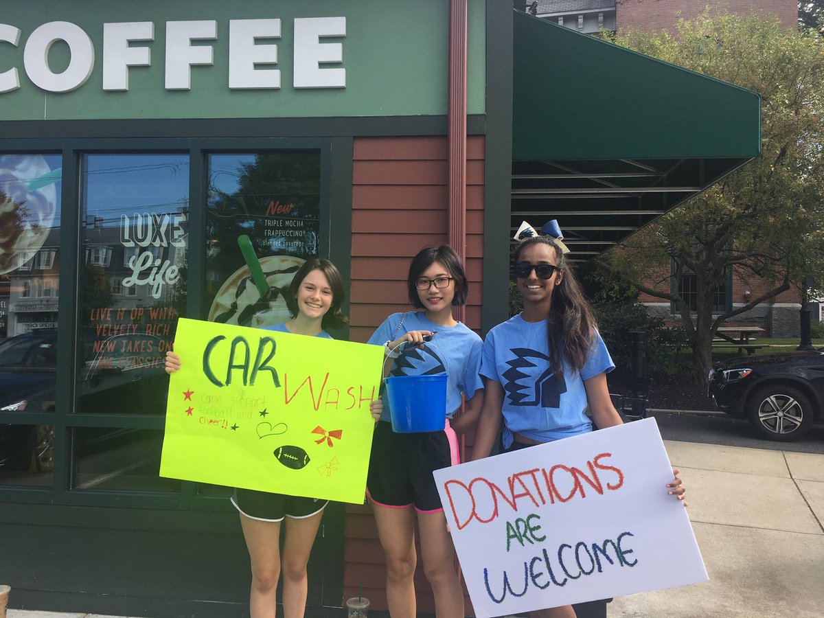 warriorfootba12's tweet photo. Thank You Cheerleaders and players for all your hard work at the car wash today! https://t.co/meBWUZVM7x