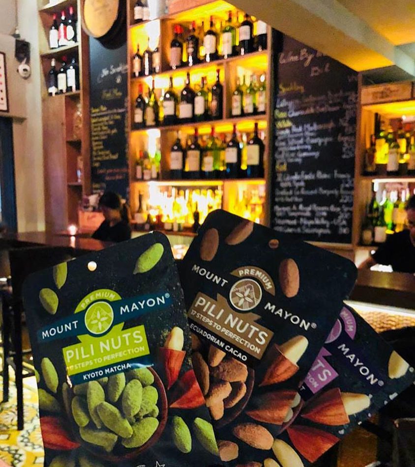 Il y a un #accord de #vin #parfait pour chacune de nos #saveurs #alléchantes de #Noix de #Pili #Premium. Quel est votre #choix?🍷
Noix de Pili au #Sel #Rose de l'#Himalaya, au #Cacao d'#Equateur et au #Matcha de #Kyoto.
📷: mountmayon.com
#aperitif #cave #sommelier