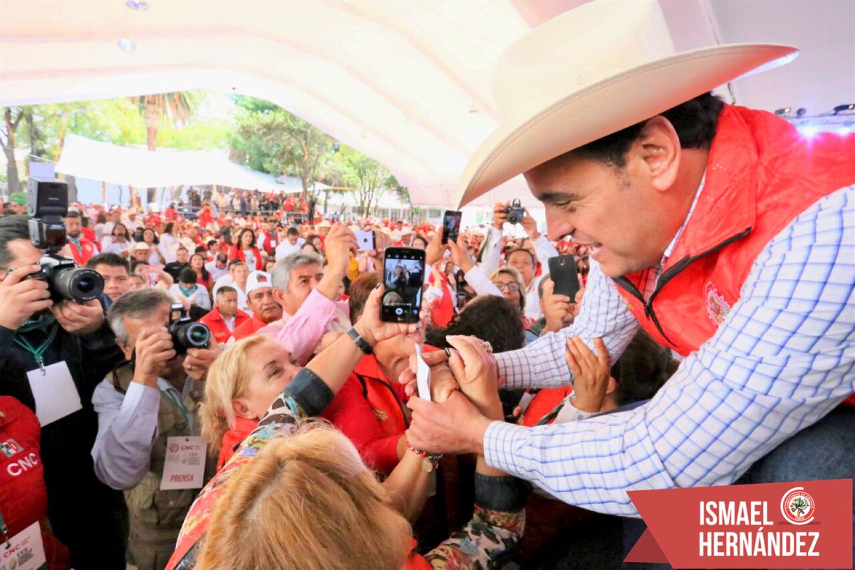 hernandezderas's tweet photo. Le agradezco mucho a mis estimados compañeros y amigos @ruizmassieu y @ManuelCota su respaldo y acompañaniento en nuestro Congreso, que es de todos ustedes.

¡La @CNC_CEN está más unida que nunca! #80AñosCNC https://t.co/1Wiuzb9NN7