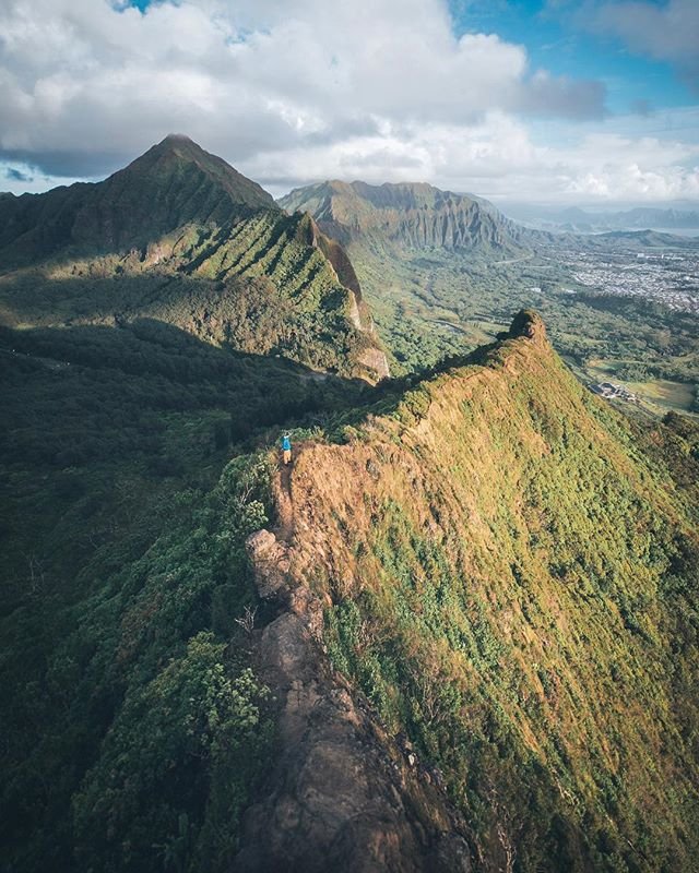 Places to go, mountains to climb ⛰

(📷IG nolanomura) #hawaiilife #hikes #hikehawaii #hikeoahu #hikelife #hikevibes #takeahike #hikingadventures #venturehawaii #explorehawaii #aerial #aerialphotography #aerialview #hawaii #ハワイ # ハイキング ＃ハワイライフ