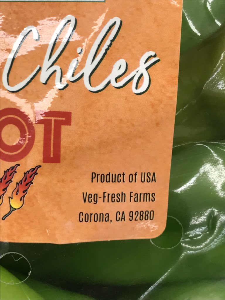 OregonNMAndrew's tweet photo. How’s this for false advertising? @VegFreshFarms claims it grows “Hatch” chile. The problem? Hatch is a growing region in New Mexico, not a type of chile. Hatch chile only comes from Hatch, NM. @Safeway this ain’t right. https://t.co/eykmknHcqI