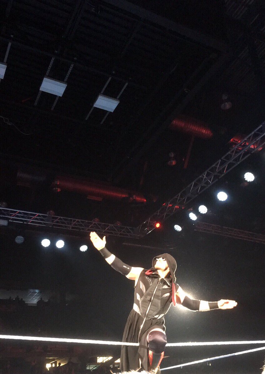 jennieborgel's tweet photo. Fangirling over seeing @mikethemiz at #WWESaintJohn .. not because of wrestling (which is #awesome) but because he’s @MTV royalty. 🏆👑 #TheChallenge #nowthatsawesome https://t.co/1FjocPQ9UJ