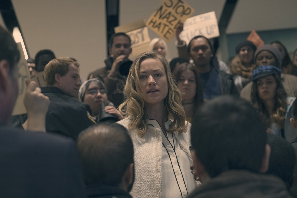 Hulu's The Handmaid's Tale is the ultimate advertisement for Canada! A 10-episode buildup to just how much more free Canada will be in the years to come. thecut.com/2017/06/the-ha…