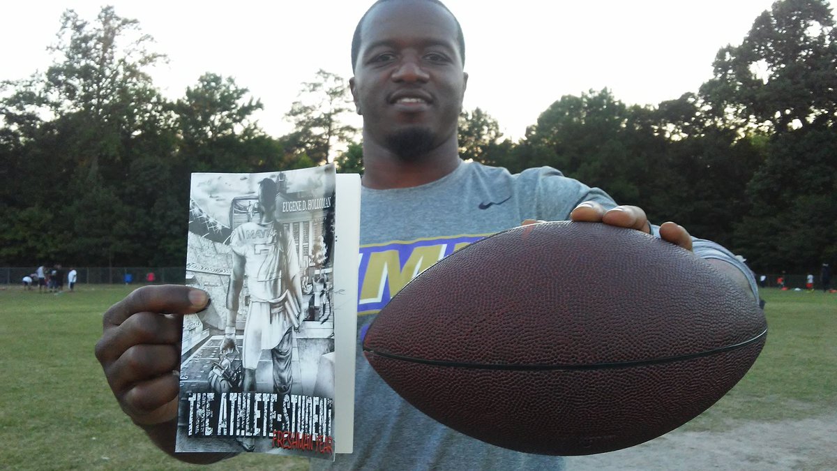13BrianSmith's tweet image. A MUST READ BOOK FOR STUDENT/ATHLETES! My story at 6:17 in sports by former @BHSMarlins &amp;amp; @JMUFootball RB, and now author, Eugene Holloman. It&apos;s called &quot;The Athlete-Student: Freshman Year&quot;. #13NewsNow 📓📓📓#passontheknowledge