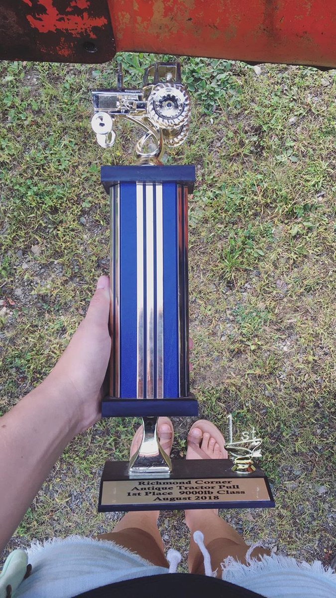 ShaeCougs's tweet photo. My first time pulling! Won the 9000lbs stock class #richmondcornerantiquepull #coatofmanycolours https://t.co/MCh245z7tk