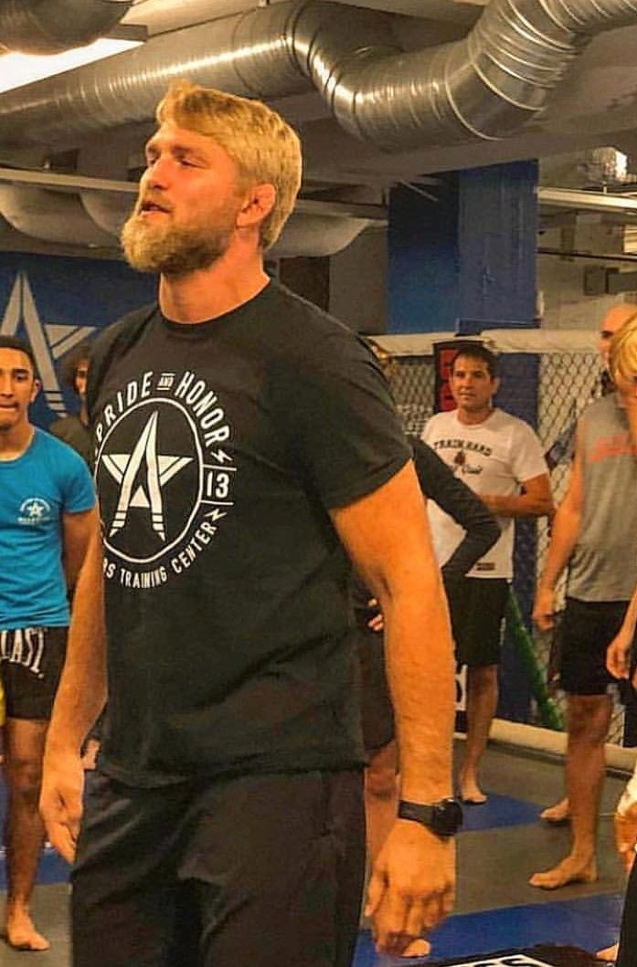 UFC_TALKS's tweet photo. Alexander Gustafsson (@AlexTheMauler) Is Back In The Gym, Eyeing On #UFC229 Return. #UFCTALKS https://t.co/Y7dDmJSiLv