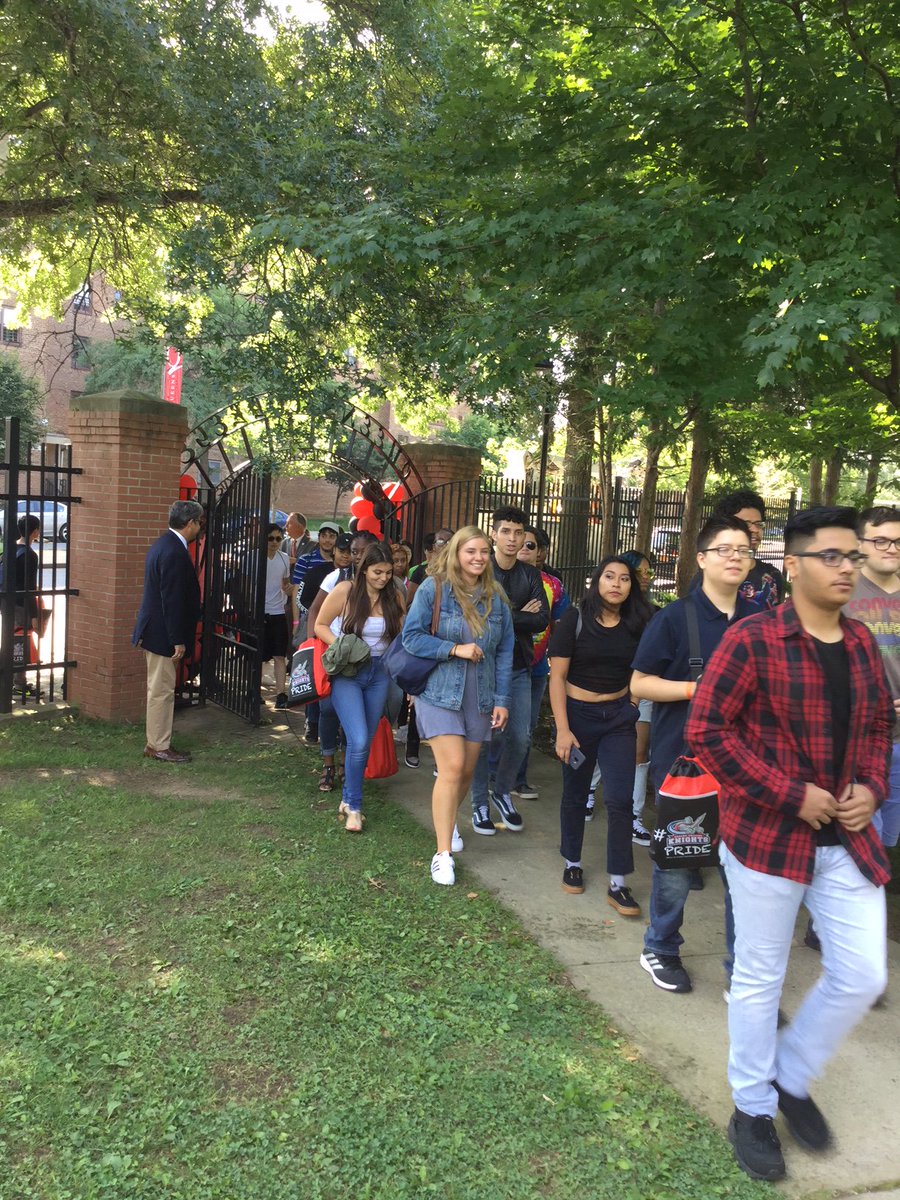 QCToday's tweet photo. Tomorrow, our new & returning students will walk through our gates to start what is sure to be another successful semester. Wish them luck! #qcbound #buildingfutures https://t.co/06tYuSaOhv
