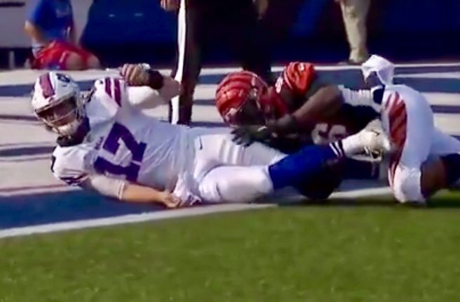CoachPJClelaND's tweet photo. I’ve been on the QB Josh Allen bandwagon for 3 years! But, an Av. Off. Line + No Off. Weapons + Good Def. = Don’t start until after wk 8 @BAL LAC @MIN @GB TEN @HOU @IND NE. Bills will be drafting top 3 in 2019 Anyway, Get Him Help,BRIGHT FUTURE!!! #BillsMafia #BillNation #19Draft https://t.co/KVWIWcQVn7
