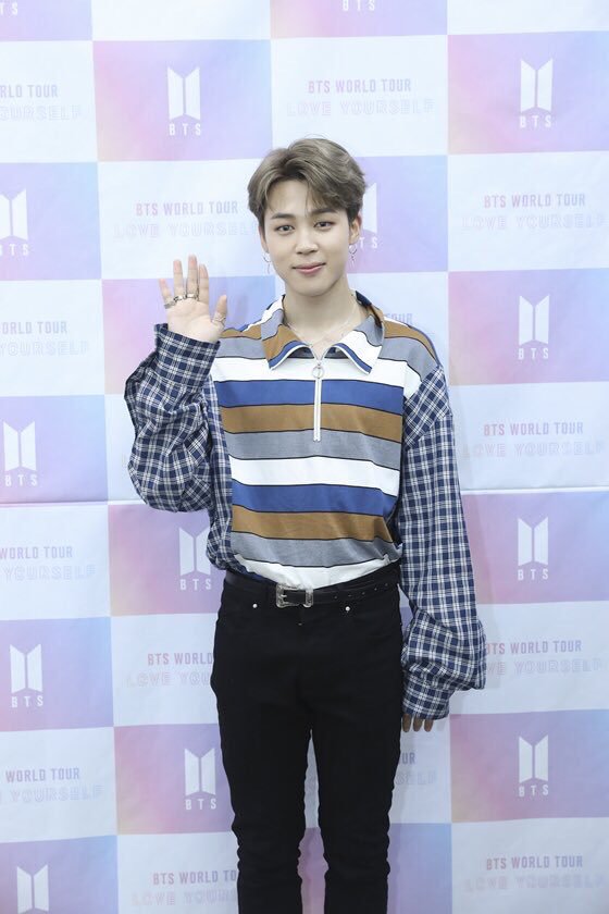 OGJustinSeagull's tweet photo. BTS PRESS CONFERENCE PICTURES

PART 2

MAKNAE LINE
-PARK JIMIN 💜
-KIM TAEHYUNG 💜
-JEON JUNGKOOK 💜

@BTS_twt #Answerishere #IDOLISHERE #bts #btsarmy #btsloveyourselfanswer #btsworldtour #btsloveyourselfworldtour https://t.co/CiZbnY8o76