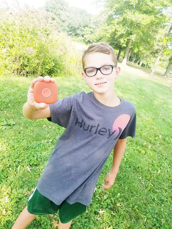 mommalewsblog's tweet photo. How I Am Giving My Son More Freedom with Relay, a screen-free smartphone alternative. It works as easy as a walkie-talkie, and works everywhere! Check it out: https://t.co/IVeCEmyKjq #PlayRelay #AD @relaybyrepublic https://t.co/uPLv09OM4f