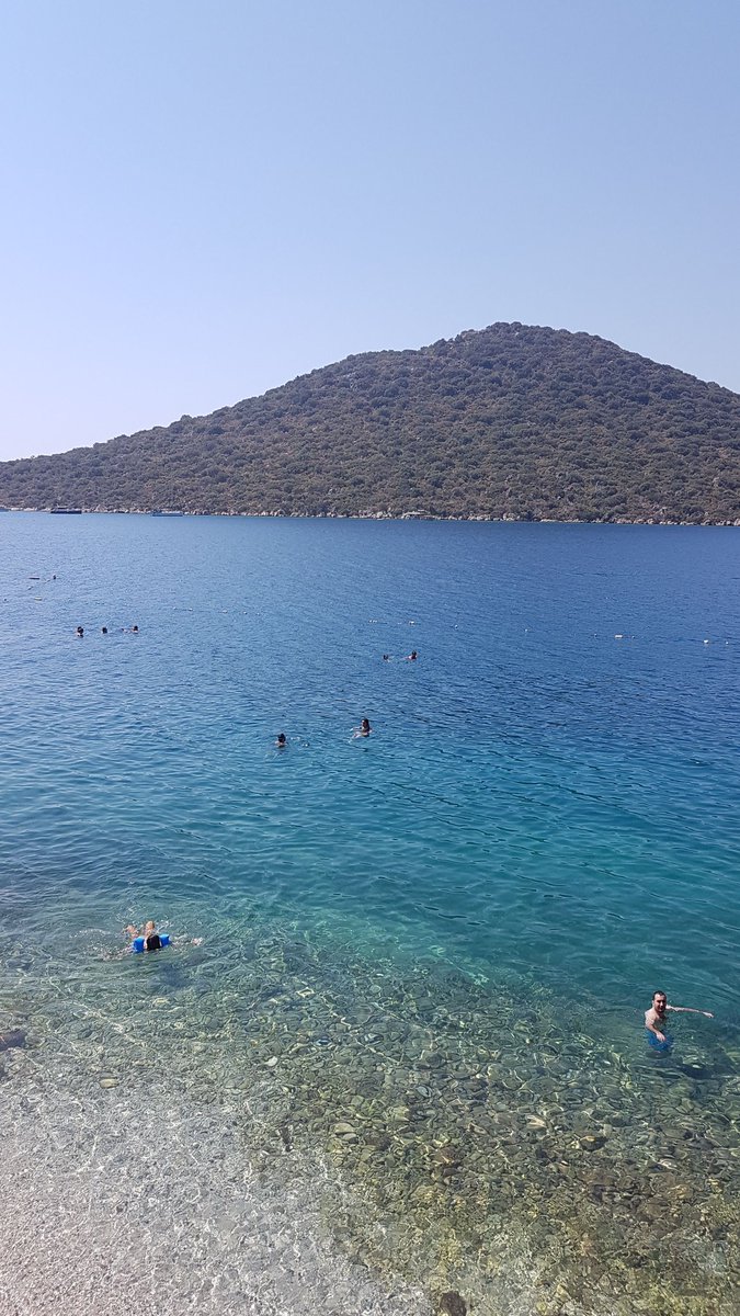 BJK_dogasevdasi's tweet photo. Günaydın Mavi Gökyüzüne 
Günaydn Denizin Mavisine 
Günaydın Doğanın Yeşiline 
Günaydın Evrene 
Günaydın Sevgiye 
Günaydın Güzel Yüreklere 
Günaydın Yaşama 
Günaydın İnsanlığa 
@BJK_dogasevdasi https://t.co/GTyfk6BLeE