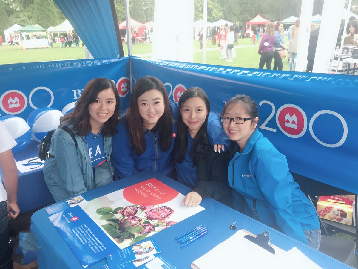 HoNancyHo_'s tweet photo. Fun times at the #PinoyFiesta with the #VanCentreBMO crew ๐๐๐Enjoying great music and food and free BMO prizes and more ! ๐ผ #ProudToWorkAtBMO @Terrygtan @helensy11 @BMO10thG https://t.co/MrTZEf5Fvo