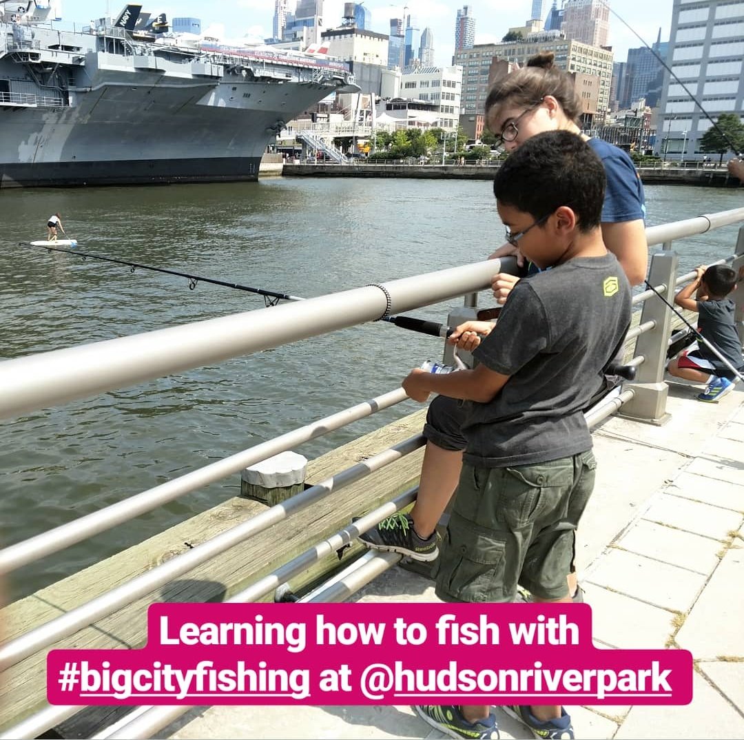 OnicaCupido's tweet image. Learning how to fish with #BigCityFishing at @HudsonRiverPark We didn&apos;t catch any fishes but we still learned alot. #tmfblog
