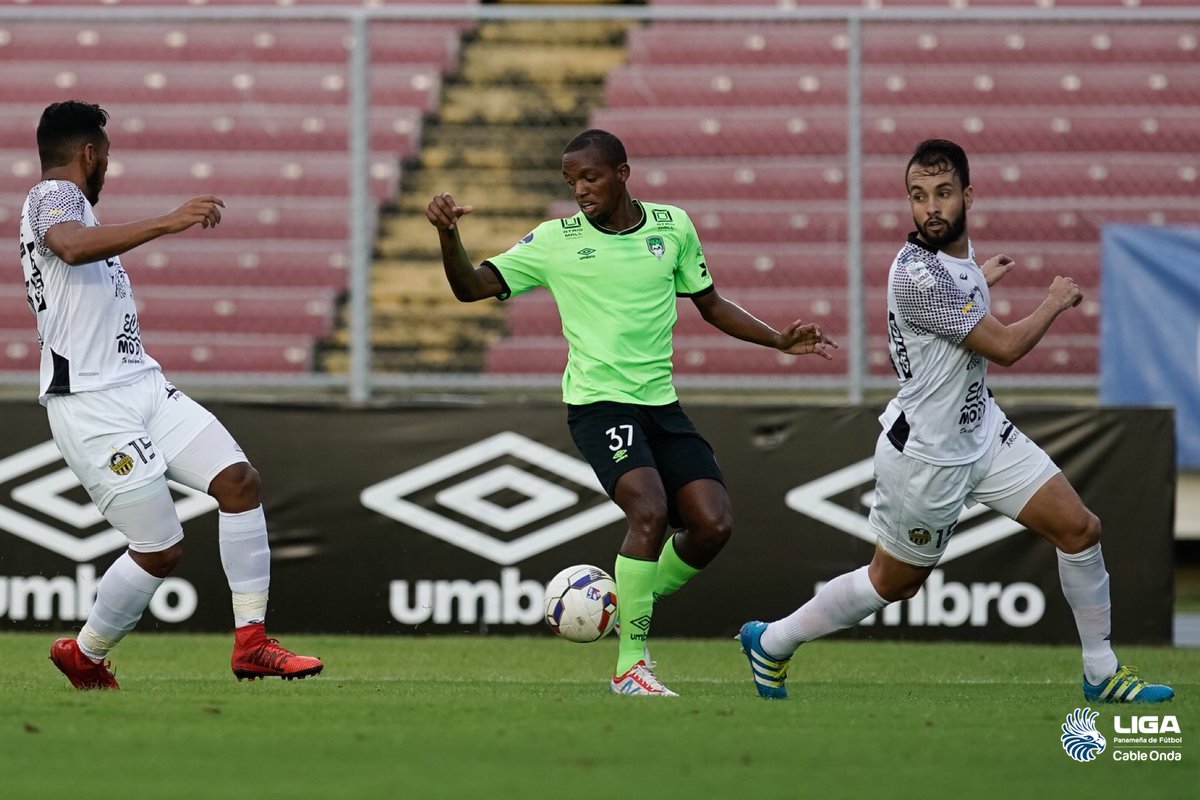 JhonyMosquera's tweet photo. Culmina la primera mitad. @costadelestefc 1-1 @caipanama #JMDeportesLPF https://t.co/upmGrlS9Cj