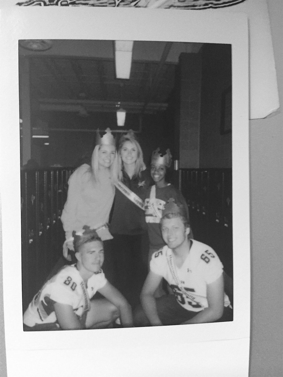 betheeyyy's tweet photo. happy birthday youngin!¡ 🤩 can’t wait for ur phone call 🤪 @summerleesls https://t.co/Hci19jCTME
