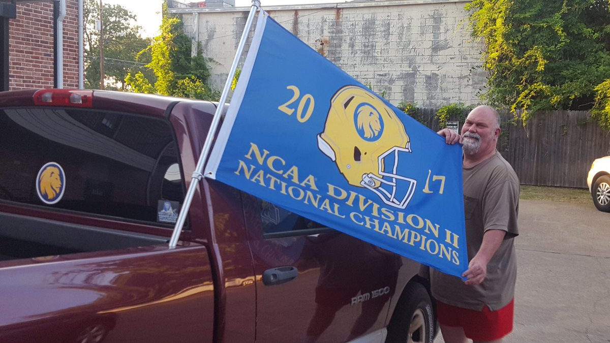 teaches_young's tweet photo. This #WolfePack is ready for #TAMUC #LionFootball #ToTheTop https://t.co/73A8zML66i