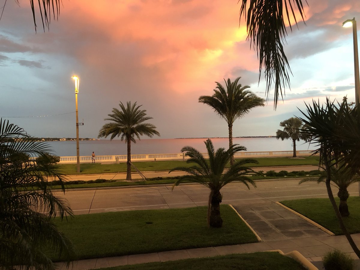I live in a beautiful place. #Paradise #nofilter