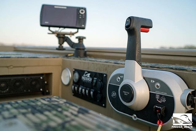 ProdigyBoats's tweet photo. 1854 Elite Stick Steer..... @wetsounds @humminbirdfishing
@mercurymarine .
.
#sticksteer #sticksteerboat #prodigyboats #rivers #creeks #skinnywater #wetsound #hummingbirddepthfinders #sunday https://t.co/9tfODe5o3c https://t.co/zUeq16xMuT