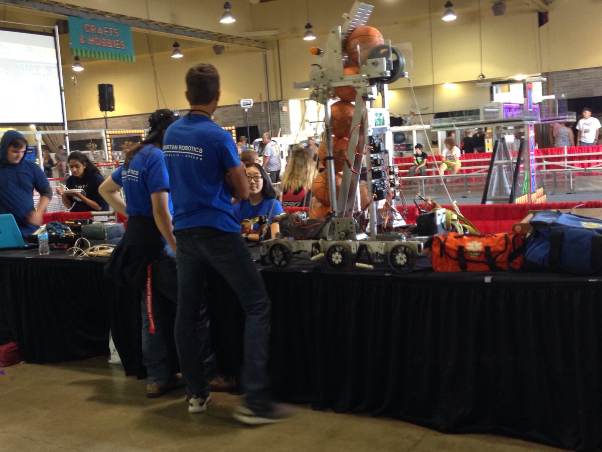 This demo <a href="/OregonStateFair/">Oregon State Fair</a> is giving us flashbacks ;). Thank you teams CTEC Robotics, <a href="/Hotwire2990/">Hotwire2990</a> and <a href="/Team997/">Spartan Robotics</a> for coming. #frc #omgrobots