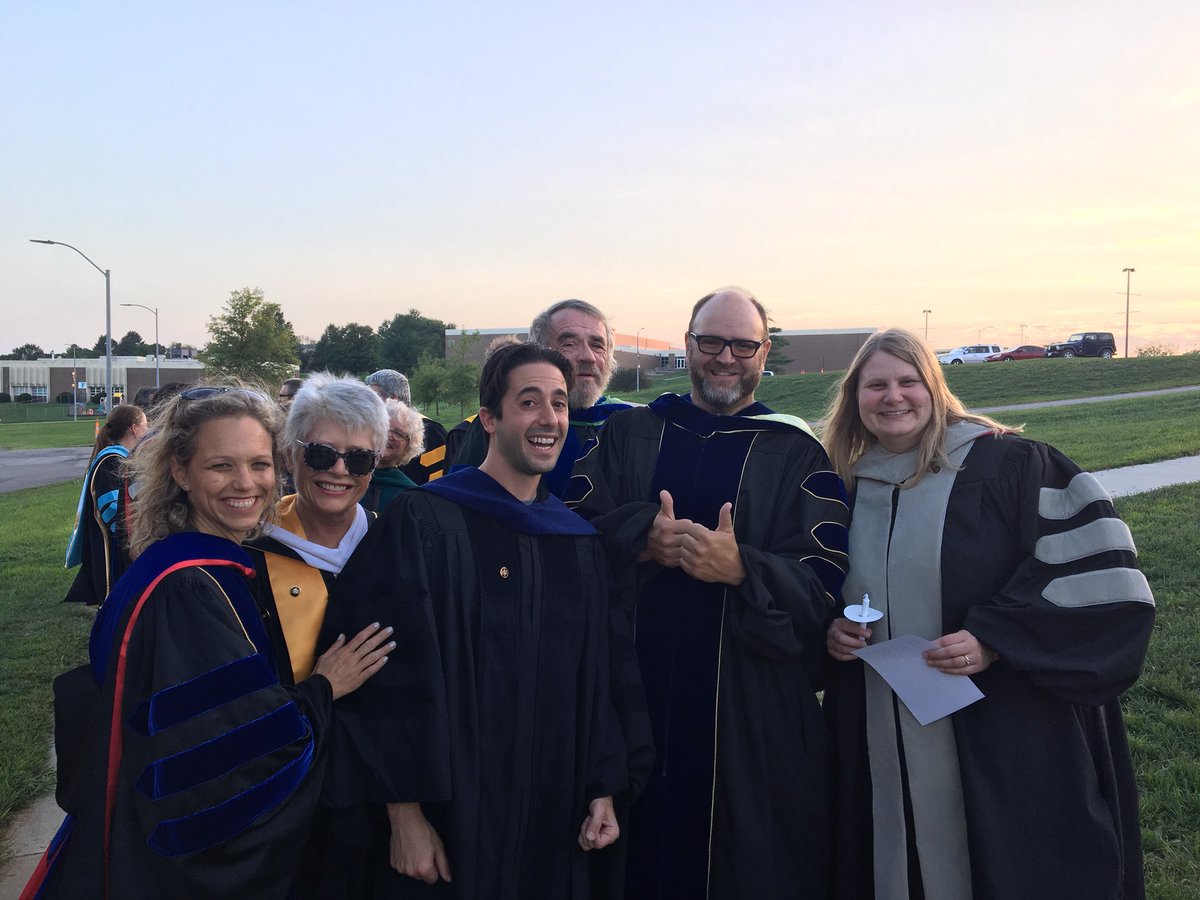 rdodd31's tweet photo. #GriffonEdge18 #studentconvocation https://t.co/imRMmGzsop