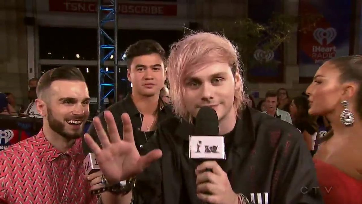 hemmingslyla's tweet photo. Vou colocar eles no potinho #iHeartRadioMMVAs #FFGroup5SOS https://t.co/HWp9SfxQ9N