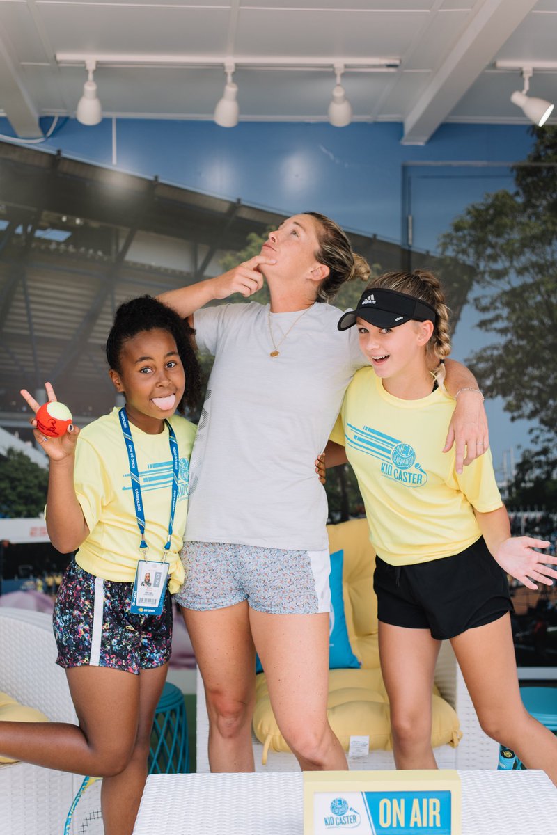 usta's tweet photo. Milan Tyson &amp; @JessicaPopiol get a surprise visit from 2017 #USOpen Semifinalist @CoCoVandey in the #NetGenerationKidcaster broadcast booth. When girls/women support each other, incredible things happen! 💁🏽‍♀️💁🏼‍♀️💁🏼‍♀️🎾 https://t.co/1SPq5XuTgW https://t.co/1PdiwX6YAe
