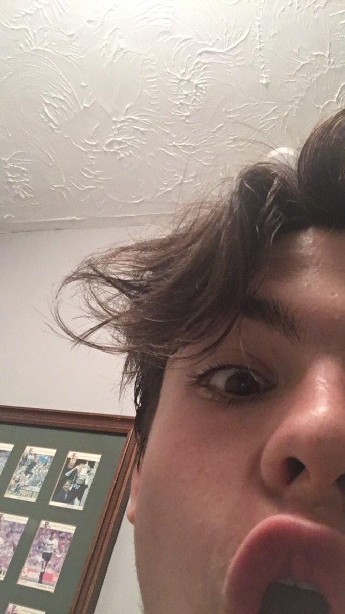 NewHopeBlake's tweet image. Thank you Bristol for the show today! Also my phone screen cracked the other day because I dropped my phone whilst catching my train. A pointless story for you all but I felt it is best you knew x