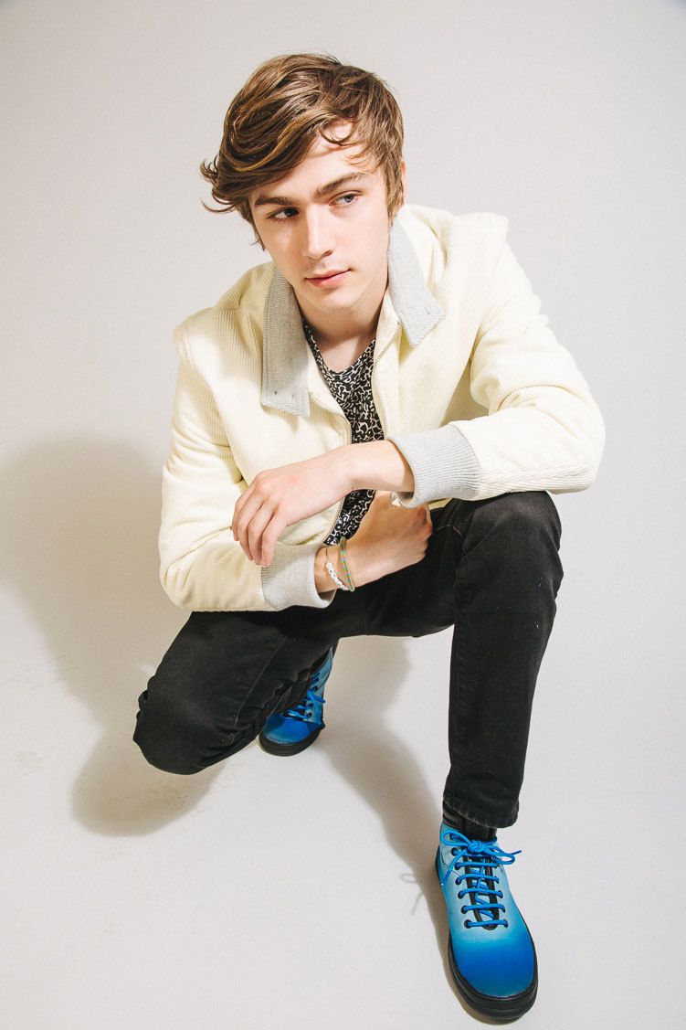 NotHisBlue's tweet image. #SeductiveSunday @Timid_Juvenile