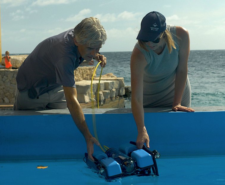 Just left on Coral Reef expedition in Curacao.
for more innfovisit: paxarctica.org/curacao/ or Instagram: @LucHardyOfficial|
Sagax Entertainment will produce a documentary of the expedition to be released later in 2018 (temporary title: "Curacao Deep Secrets”)