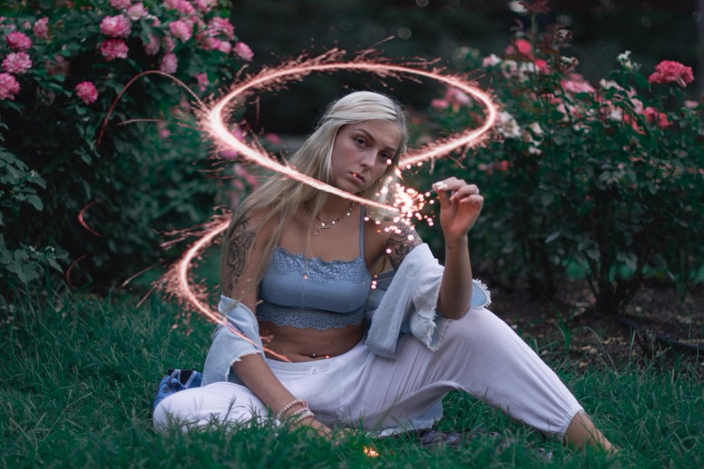 DylanTafel's tweet image. Wow I have such beautiful and photogenic friends❤️