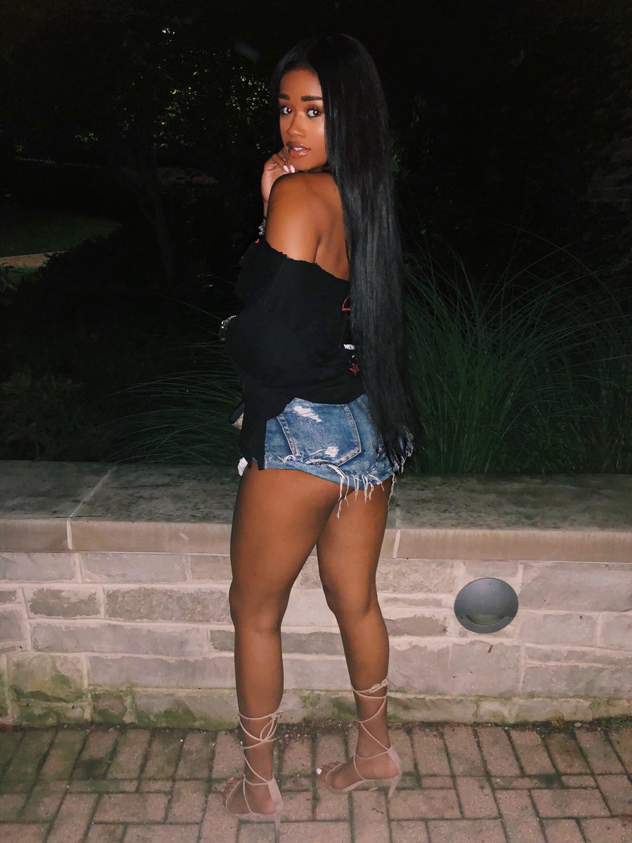 chiefxlana_'s tweet photo. Chicago baby she just wanna drill https://t.co/emZNhI3djl