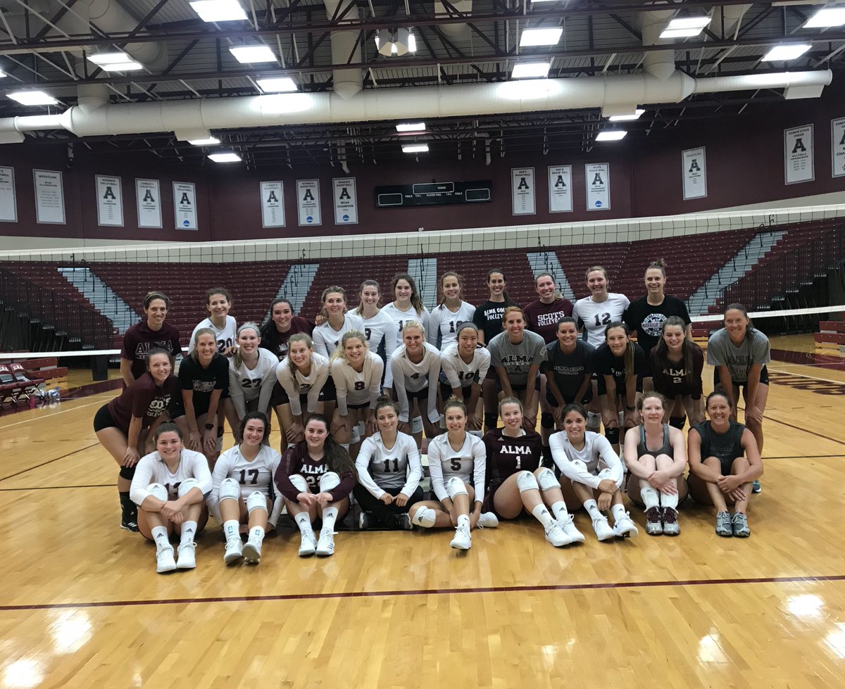 AlmaScotsVB's tweet image. Loved having some #ACVB alumni back in the gym for a scrimmage today. Thanks for coming!