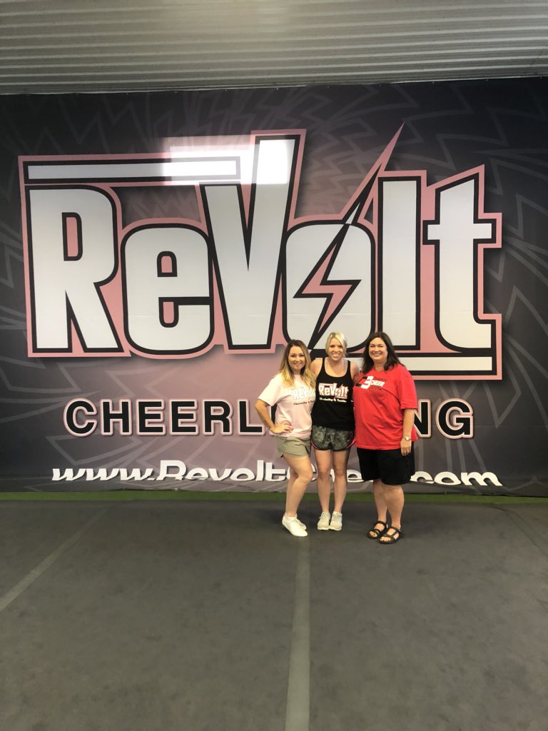 LauraDuesing's tweet image. Had a great C3 visit with Revolt Open 4! I love teams with open minds and big hearts who are willing to take on champion-minded standards using S.T.E.P. Melissa and Jamie have created a beautiful gym and atmosphere at Revolt. I’m excited to work with their Jr 3 and Sr 4 this wk!