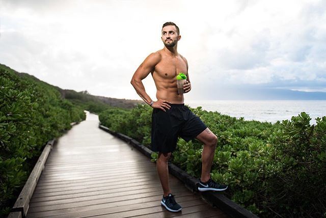 JerryChenPhoto's tweet photo. Sunset fitness session with @danielparten in Maui. Kept battling with the rain to keep strobes dry, but had beautiful natural light to work with! 🏃
#fitness #workout #run #fit #outdoor #shake #photo #photoshoot #training #motivation #jerrychenphoto #photo #photography @jerry… https://t.co/uRYimnVgy7
