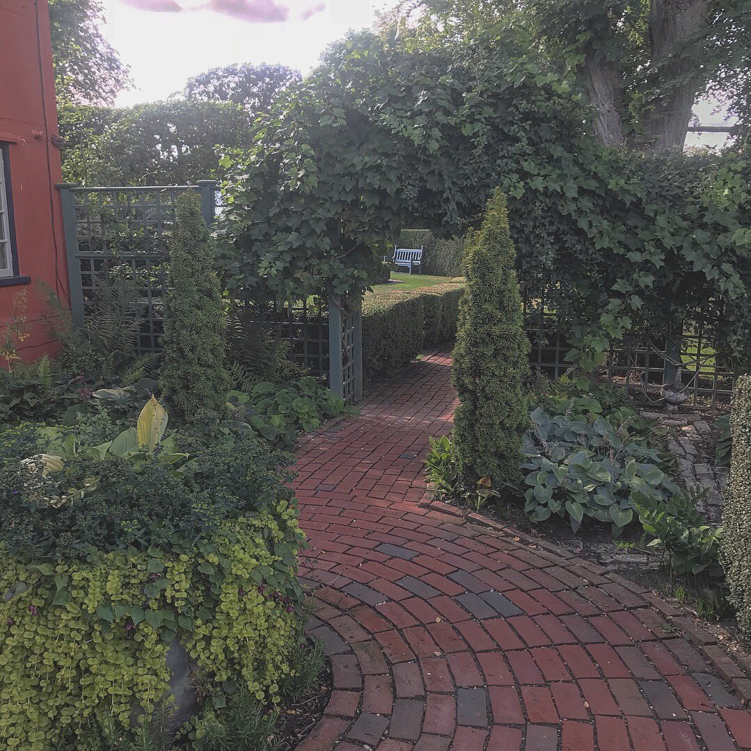 JackLindfield's tweet photo. Quick gander around @wykenhallgarden https://t.co/nYkKjdCHhU