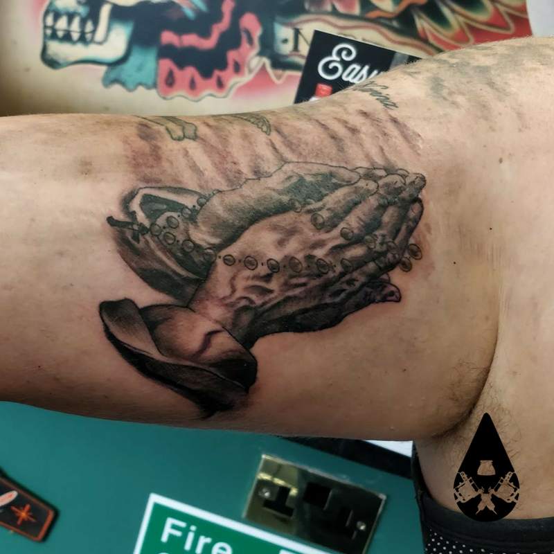 Inkwell_Tattoo_'s tweet photo. Praying hands by Jordan 🙏

#inked #tattoo #tattooed #tattooartist #winterbourne #bristol #theinkwell https://t.co/QEmjUkSLqi